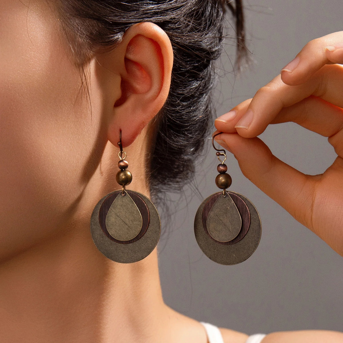 Retro fashion antique bronze multi-layer round bead pendant, environmentally friendly alloy women's earrings