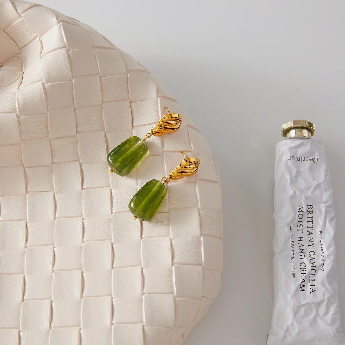 Uworld Designer Vintage 18K Gold Color Plated Stainless Steel Geometric Ear Studs Green Resin Irregular Pendant Earrings